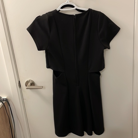 Black mini dress - Picture 2 of 6